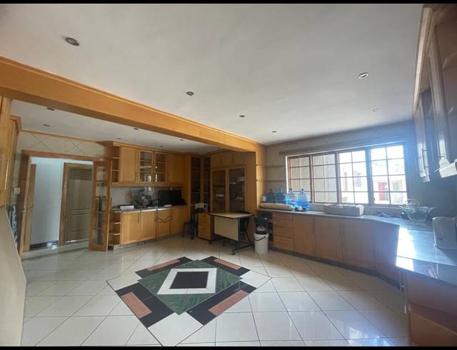 1,487M² BUSINESS CENTRE FOR SALE IN ERASMIA